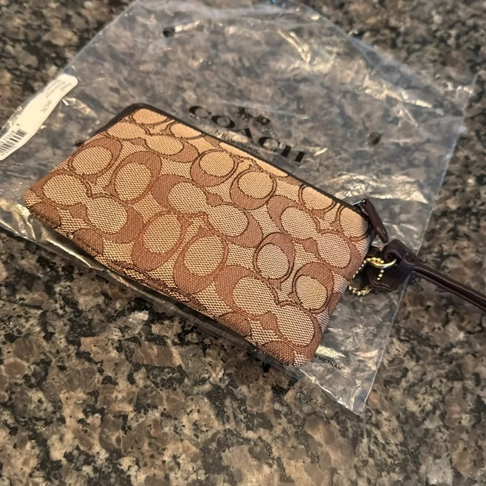 Coach wristlet classic monogram logo wristlet NWT